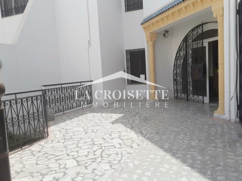 Villa S+6 avec piscine à La Marsa